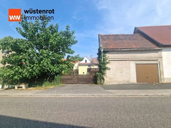 Immobilie in Hohenmölsen - Hohenmölsen- Ein Grundstück, zwei Häuser, fünf Garagen- ein Projekt für Macher - Bild 2
