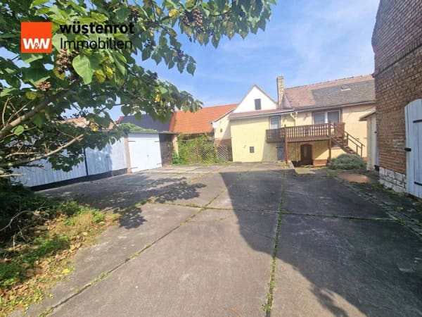 Immobilie in Hohenmölsen - Hohenmölsen- Ein Grundstück, zwei Häuser, fünf Garagen- ein Projekt für Macher - Bild 3