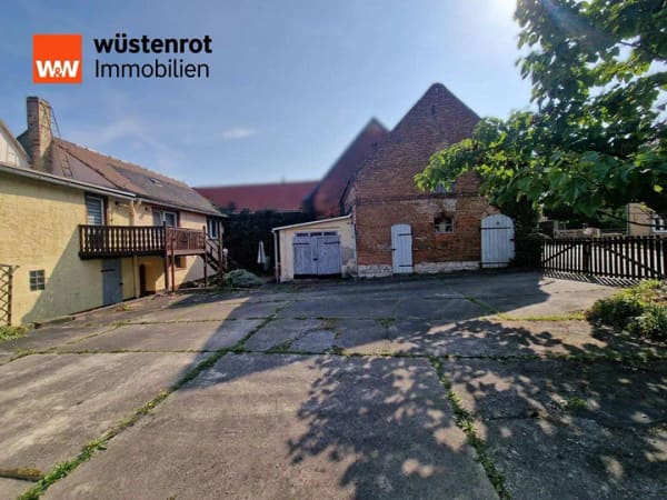 Immobilie in Hohenmölsen - Hohenmölsen- Ein Grundstück, zwei Häuser, fünf Garagen- ein Projekt für Macher - Bild 4
