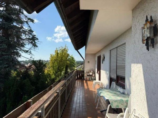 Immobilie in Wilhermsdorf - 3-Familienhaus in bevorzugter, ruhiger Lage, 3 x 4 Zi, Doppelgarage, 91452 Wilhermsdorf - Bild 1