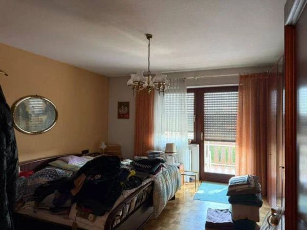 Immobilie in Wilhermsdorf - 3-Familienhaus in bevorzugter, ruhiger Lage, 3 x 4 Zi, Doppelgarage, 91452 Wilhermsdorf - Bild 2