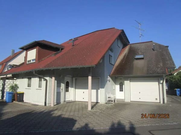 Immobilie in Volkertshausen - große Doppelhaushälfte mit Charme, Flair und einer außergewöhnlichen Architektur in Volkertshausen - Bild 2
