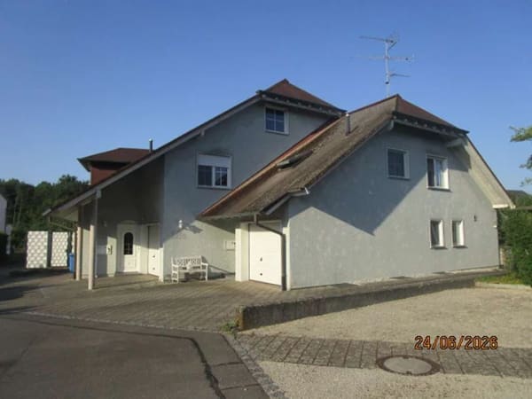 Immobilie in Volkertshausen - große Doppelhaushälfte mit Charme, Flair und einer außergewöhnlichen Architektur in Volkertshausen - Bild 4