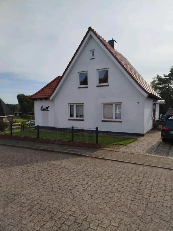 Immobilie in Cadenberge - Einfamilienhaus mit viel Potential in Cadenberge (Provisionsfrei) - Bild 0