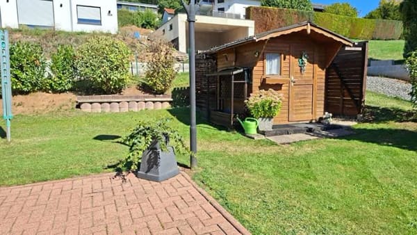 Immobilie in Kaufungen - Urlaubsflair in Kaufungen – charmanter Bungalow mit 2 Terrassen auf ca. 900 m² Grundstück! - Bild 1