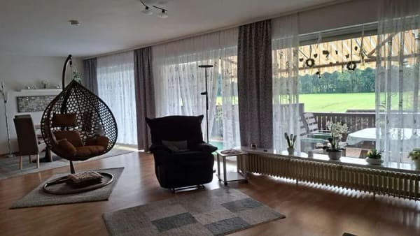 Immobilie in Kaufungen - Urlaubsflair in Kaufungen – charmanter Bungalow mit 2 Terrassen auf ca. 900 m² Grundstück! - Bild 4