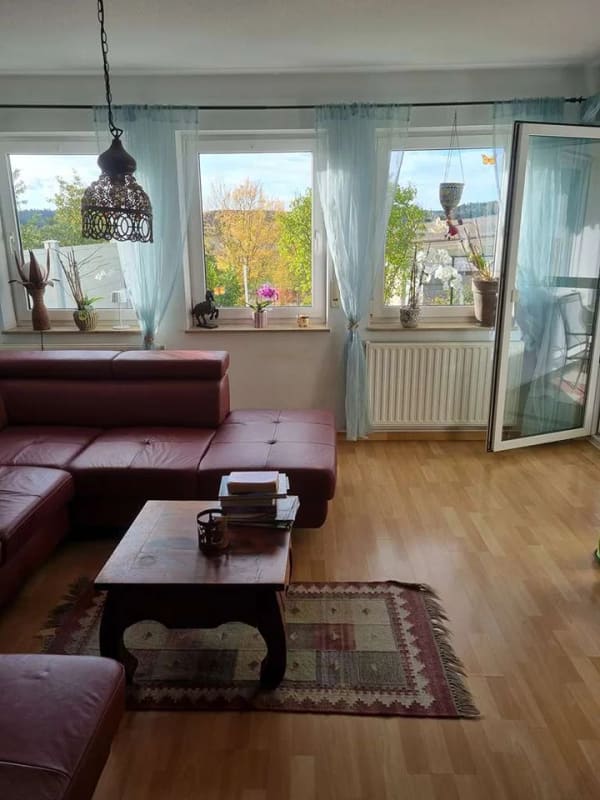 Immobilie in Niedereschach - Helle sonnige 3,5-Zimmer-Wohnung mit Terrasse und Garten in Niedereschach-Fischbach - Bild 0