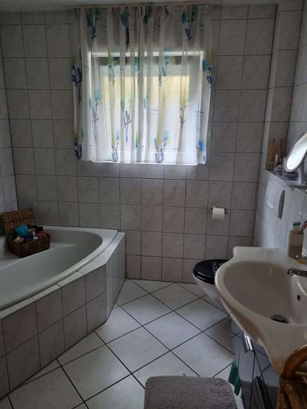Immobilie in Niedereschach - Helle sonnige 3,5-Zimmer-Wohnung mit Terrasse und Garten in Niedereschach-Fischbach - Bild 4