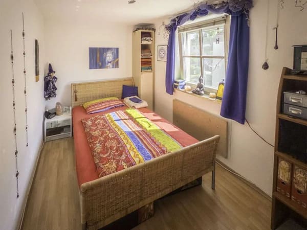 Immobilie in Augsburg - Provisionsfreie 2,5-Zimmer-Wohnung mit hohem Entwicklungspotenzial  - Bild 1