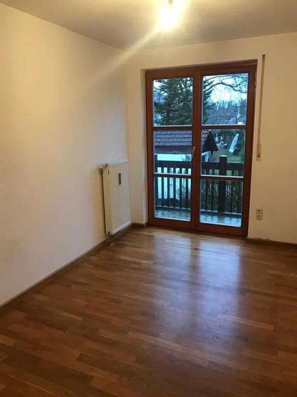 Immobilie in Pullach im Isartal - Attraktive 3-Zimmer-Wohnung im exklusiven Villenviertel von Pullach (Großhesselohe) zu verkaufen! - Bild 1