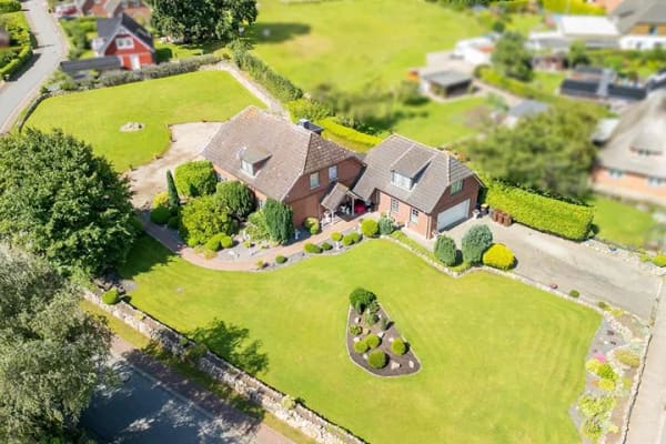 Immobilie in Waabs - Landhaus mit Charakter auf 2.719 m² Grundstück - Bild 1