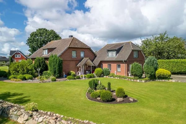 Immobilie in Waabs - Landhaus mit Charakter auf 2.719 m² Grundstück - Bild 2