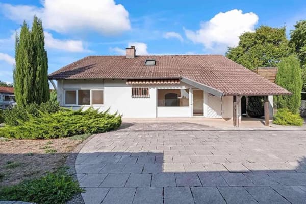 Immobilie in Ehrenkirchen - Ihr neues Zuhause südlich von Freiburg – großzügiges Einfamilienhaus in naturnaher Wohnlage - Bild 1