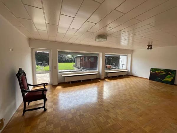 Immobilie in Lindlar - Freistehendes Einfamilienhaus in Lindlar Viel Platz, drei modernisierte Sanitärräume und ein großzüg - Bild 3