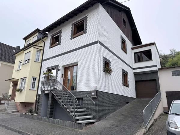 Immobilie in Weißenthurm - Viel Platz, großer Garten, ruhige Lage - Einfamilienhaus in Weißenthurm - Bild 1