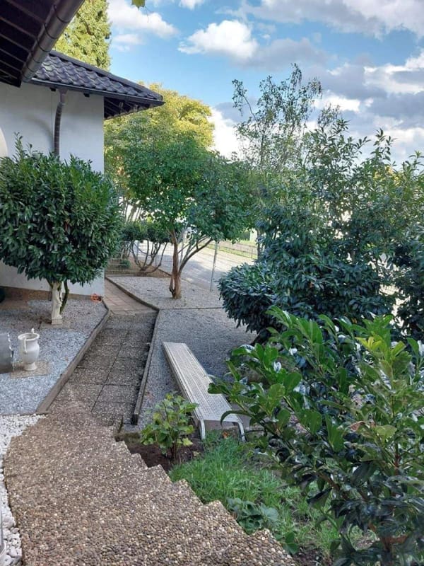 Immobilie in Freisen - +Freisen+ Freistehendes, großzügiges Komforthaus (1-2 FHS) mit großer  ELW, Wintergarten, Terrasse, Garten und Doppelgarage, in Freisen OT - Bild 2
