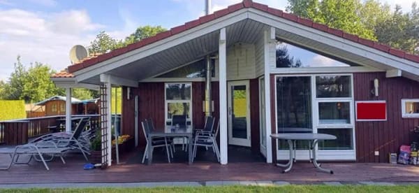 Immobilie in Lindow (Mark) - Top-Angebot im Frühjahr: Bungalow mit Pool, Sauna & Grill-Kota, Kamin-Ofen, viele weitere Extras - Bild 3