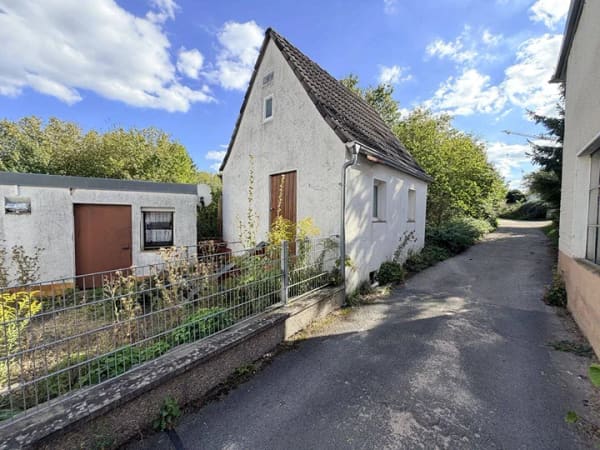 Immobilie in Abenberg - EINFAMILIENHAUS MIT POTENZIAL | VIEL RAUM FÜR EIGENE IDEEN - Bild 4