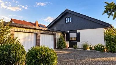 Immobilie in Malsfeld - GARTEN, TERRASSE, DOPPELGARAGE UND PV-ANLAGE - Bild 0