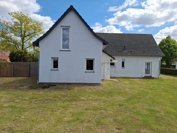 Immobilie in Holthusen - Charmantes EFH in Lehmkuhlen, Wfl. 170m², Grdst. 2171 m² mit Pool - Bild 0