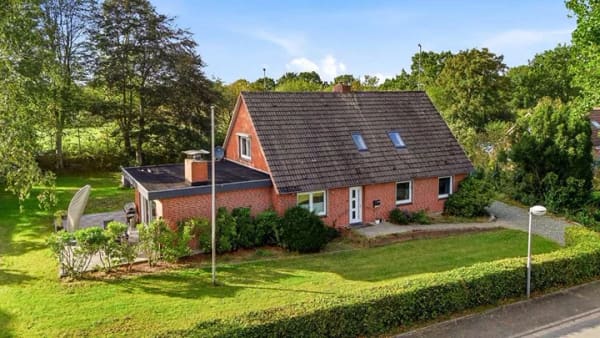 Immobilie in Neuberend - Das Traumhaus für Familien - Saniert, neue Elektrik & Fernwärme - Bild 0