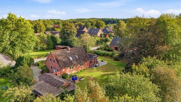 Immobilie in Neuberend - Das Traumhaus für Familien - Saniert, neue Elektrik & Fernwärme - Bild 2