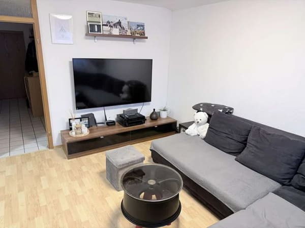 Immobilie in Schwaikheim - Charmante 2-Zimmer-Dachgeschosswohnung in Schwaikheim PROVISIONSFREI  - Bild 0