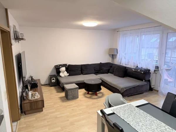 Immobilie in Schwaikheim - Charmante 2-Zimmer-Dachgeschosswohnung in Schwaikheim PROVISIONSFREI  - Bild 1
