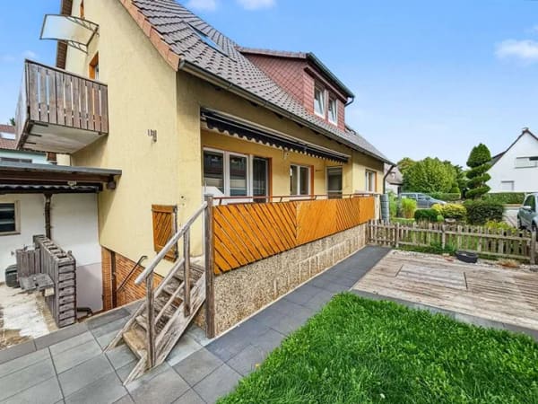 Immobilie in Bad Neustadt an der Saale - Gartenstadt: Wo Familie Zuhause ist – Zweifamilienhaus mit viel Raum für gemeinsame Geschichten - Bild 2