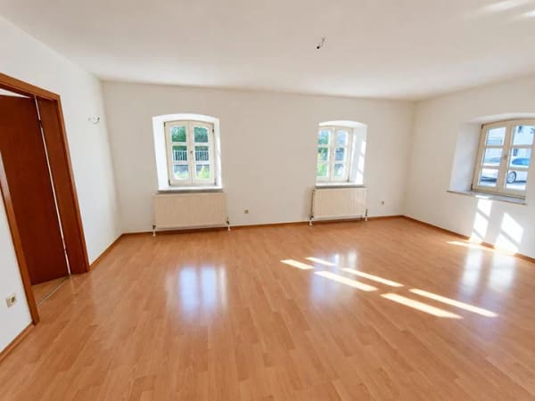 Immobilie in Hengersberg - Helle 2-Zimmer-Erdgeschosswohnung mit großzügiger Raumaufteilung - Bild 0