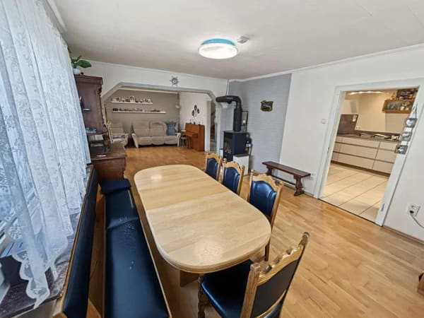 Immobilie in Bergneustadt - Direkt bezugsfertig – schönes Einfamilienhaus mit vier Zimmern und Kamin in Bergneustadt - Bild 2