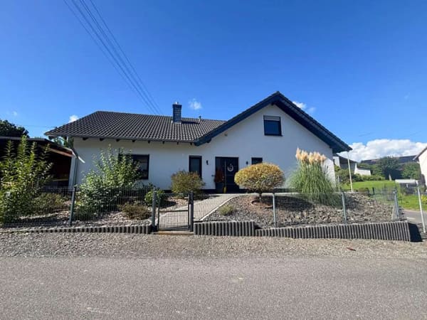 Immobilie in Altenkirchen (Westerwald) - Doppelhaus mit zwei separaten Wohneinheiten zwischen Altenkirchen und Weyerbusch! - Bild 2