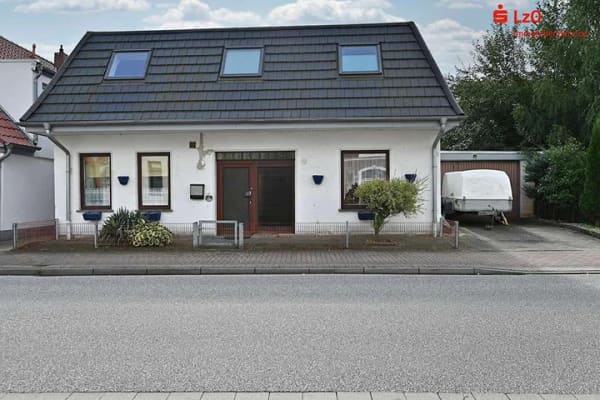 Immobilie in Brake - Einfamilienhaus in zentraler Lage - Bild 0