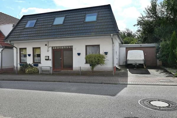 Immobilie in Brake - Einfamilienhaus in zentraler Lage - Bild 1