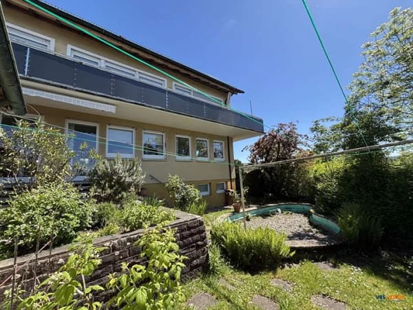 Immobilie in Winnenden - Gepflegtes Dreifamilienhaus in guter Wohnlage von Winnenden zur Kapitalanlage - Bild 2