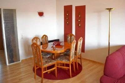Immobilie in Neubulach - Gepflegte 2,5 Zi.- Wohnung in 75387 Neubulach mit TG - Stellplatz, ruhige Ortsrandlage - Bild 2