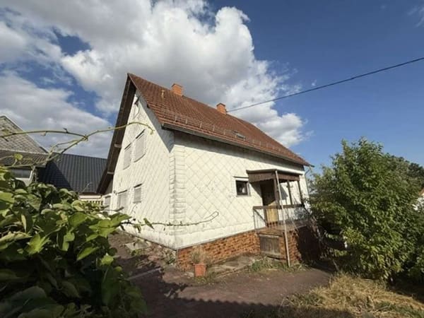 Immobilie in Lebach - Einfamilienhaus mit  großzügiger Garage und vielseitigem Platzangebot in Lebach- Niedersaubach - Bild 0