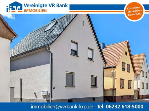 Immobilie in Haßloch - Einzigartiges Hofhaus mit Pool und modernster Haustechnik - Bild 0
