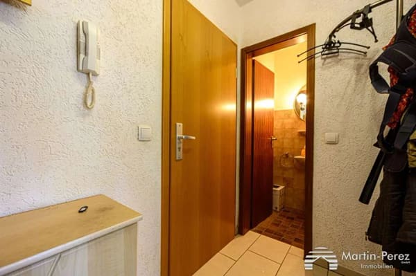 Immobilie in Breckerfeld - Drei-Zimmer-Eigentumswohnung (Erbbaurecht)
- 2 Balkone - Aufzug - Garage - - Bild 3
