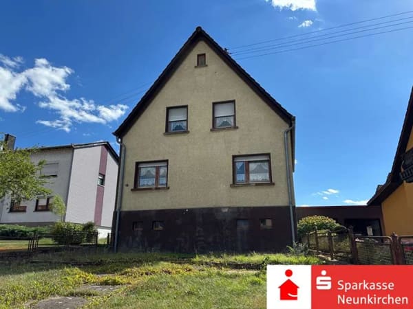 Immobilie in Eppelborn - Freistehendes Einfamilienhaus mit schönem Garten  - Bild 0