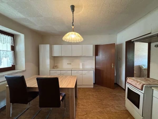 Immobilie in Eppelborn - Freistehendes Einfamilienhaus mit schönem Garten  - Bild 1