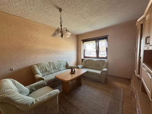 Immobilie in Eppelborn - Freistehendes Einfamilienhaus mit schönem Garten  - Bild 3
