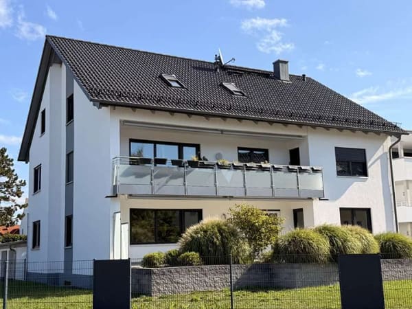 Immobilie in Poxdorf - Außergewöhnliches Mehrgenerationenhaus. Hochwertig saniert und flexibel nutzbar. Provisionsfrei.  - Bild 0