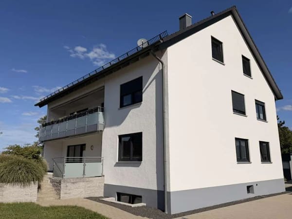 Immobilie in Poxdorf - Außergewöhnliches Mehrgenerationenhaus. Hochwertig saniert und flexibel nutzbar. Provisionsfrei.  - Bild 2