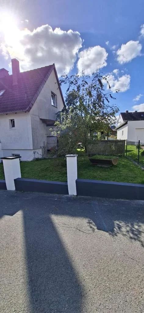 Immobilie in Lenne - Alltagstaugliches Einfamilienhaus mit 6 Zimmern in Lenne - Bild 2