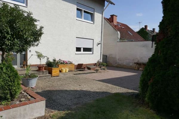 Immobilie in Oestrich-Winkel - Rheingau-Idylle mit Schlossblick – attraktives Dreifamilienhaus in Mittelheim - Bild 1