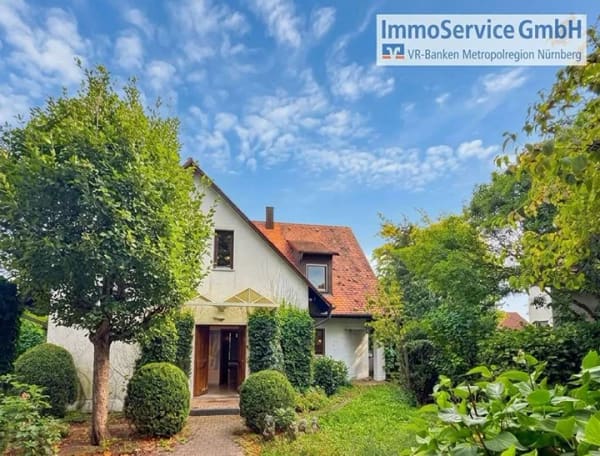 Immobilie in Oberasbach - Gepflegtes Architektenhaus mit Doppelgarage und Garten, ruhig gelegen am Wendehammer - Bild 0
