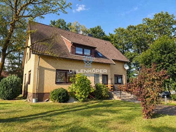 Immobilie in Suderburg - Viel Ruhe, viel Privatsphäre: Gepflegtes Zweifamilienhaus in Suderburg - Bild 1