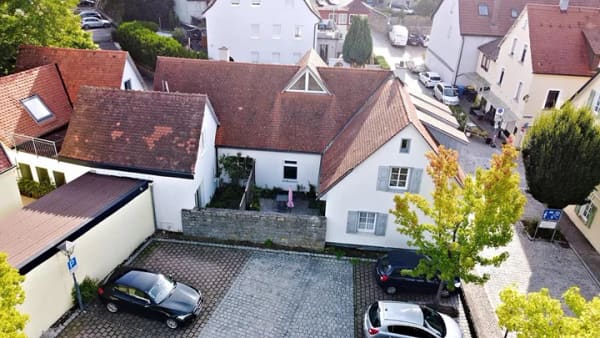 Immobilie in Bad Wimpfen - Außergewöhnliches 3-Familienhaus direkt am Stadtgarten – Wohnen und Vermieten unter einem Dach! - Bild 2