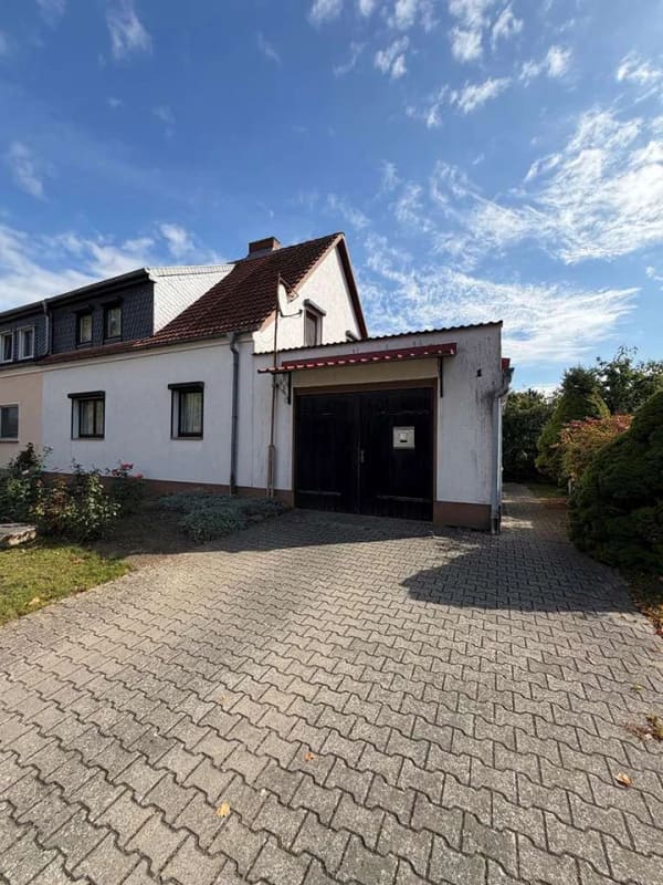 Immobilie in Prenzlau - Charmante Doppelhaushälfte mit 5 Zimmern, großem Garten & Garage in Prenzlau - Bild 0